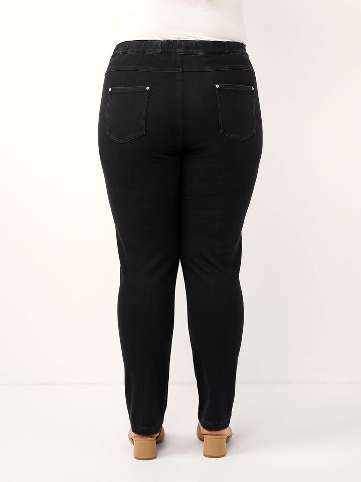 1100B Slim Leg Black Denim Stretch Jean